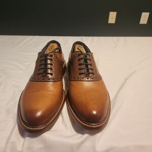 Size 10 brown Winthrop Oxford shoes